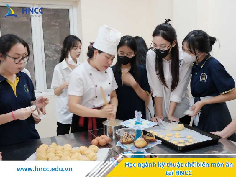 Học nghề kỹ thuật chế biến món tại trường cao đẳng cộng đồng hà nội